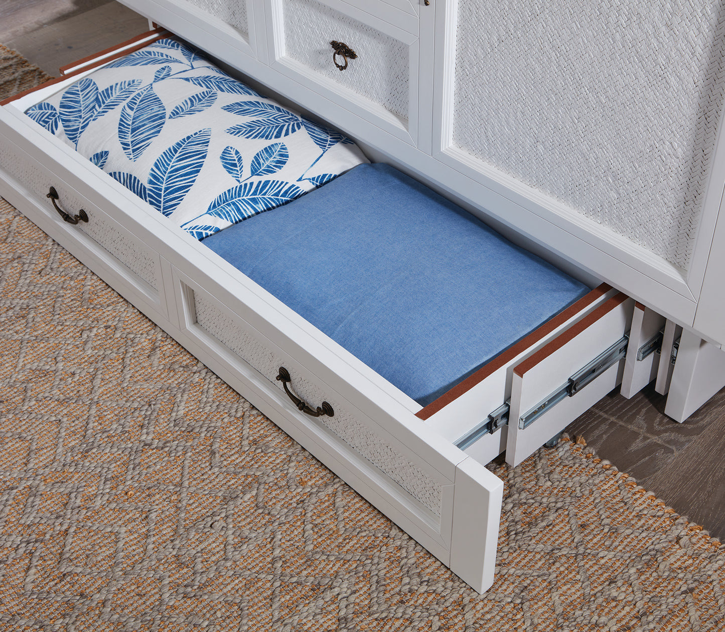 Arason Creden-ZzZ Kingston White Queen Murphy Cabinet Bed In A Box